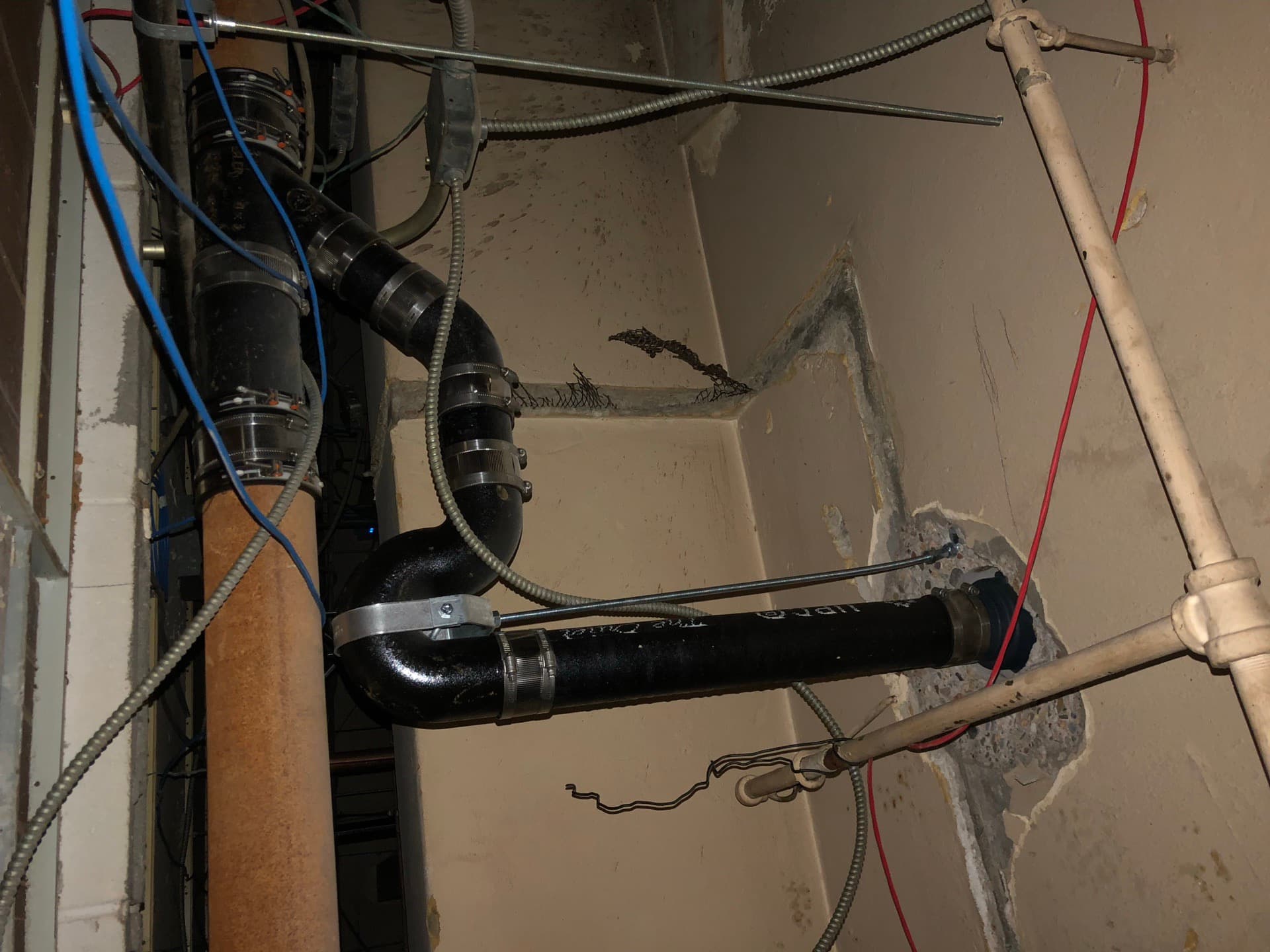 Cast-iron stack pipe repair